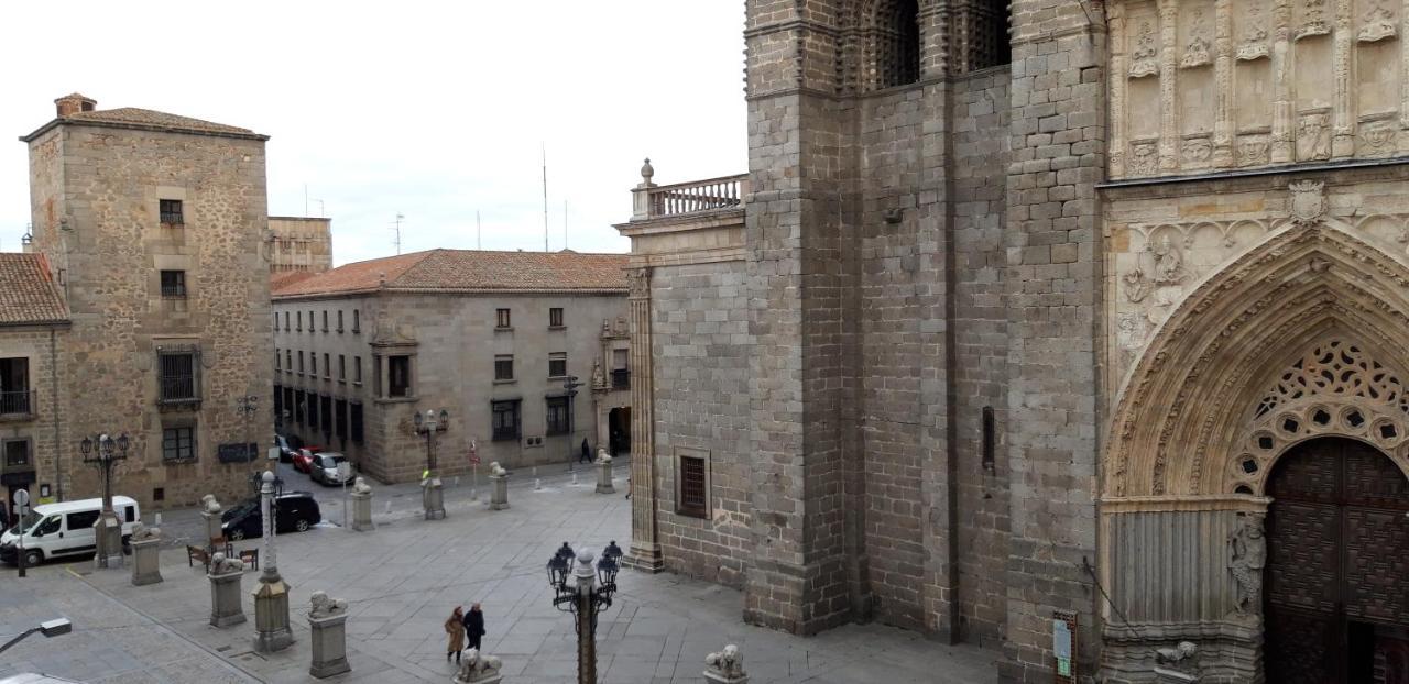 Habitación Clásica con cama grande y vistas a la catedral